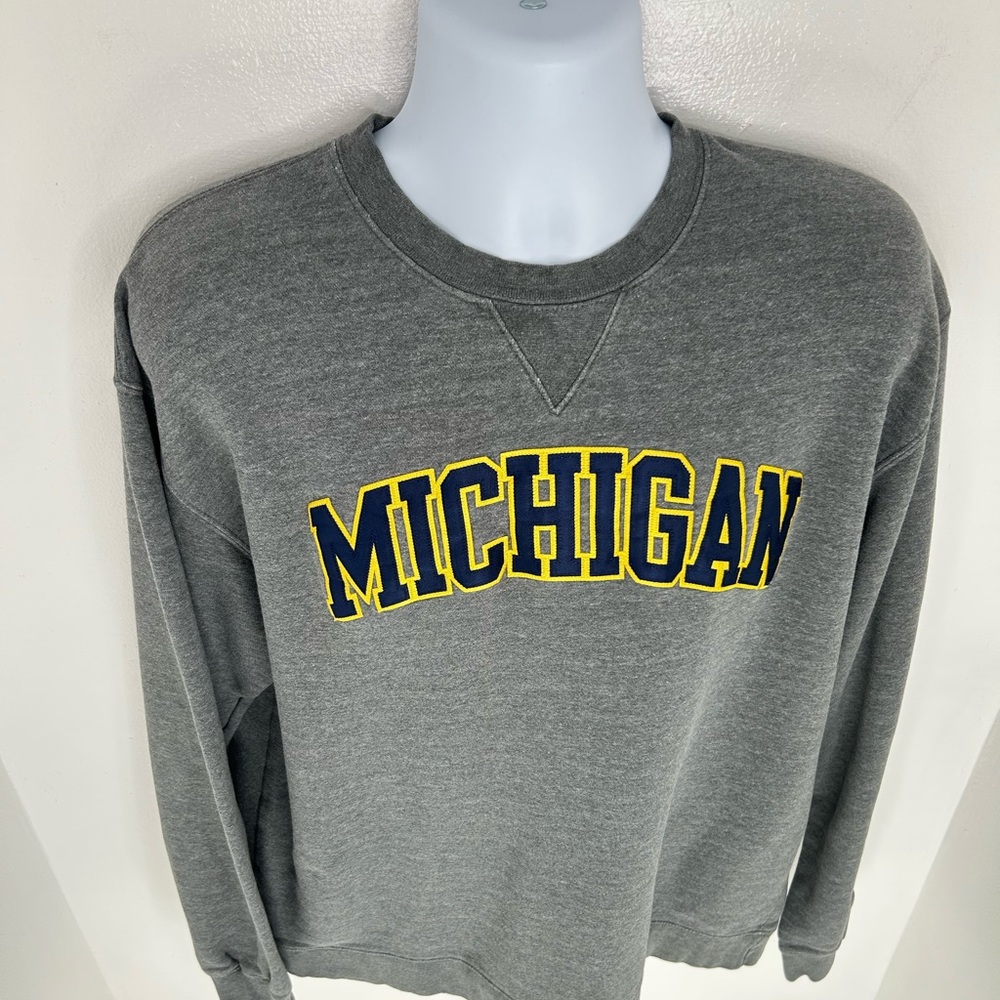 Michigan Embroidered Crewneck Sweatshirt Size XL Gray Wolverines NCAA Football - Picture 5 of 12